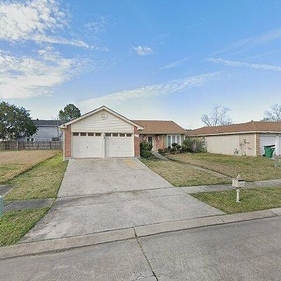 3744 Red Cedar Ln, Harvey, LA 70058