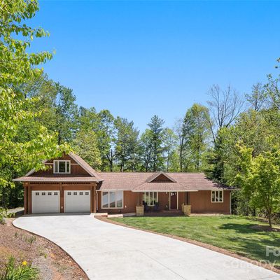 376 Whispering Woods Dr, Saluda, NC 28773