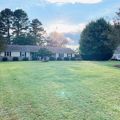 390 Roger Dr, Salisbury, NC 28147