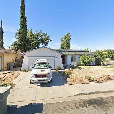 394 W Ashcroft Ave, Clovis, CA 93612