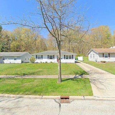 396 Karen Dr, Chardon, OH 44024