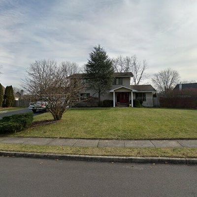 4 Chippewa Rd, Toms River, NJ 08753