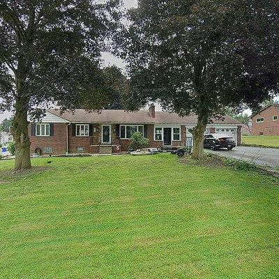 401 Nicholson Ave, Ellwood City, PA 16117