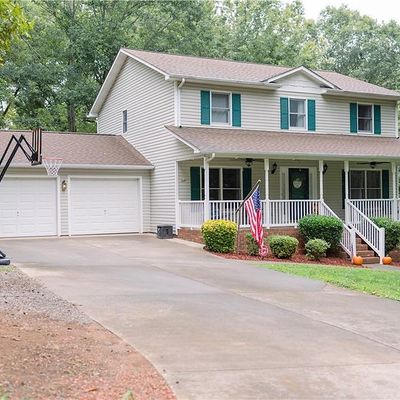 401 Raven Oak Dr, Wilkesboro, NC 28697