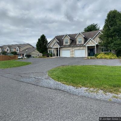 401 Stony Pointe Dr, Bellefonte, PA 16823