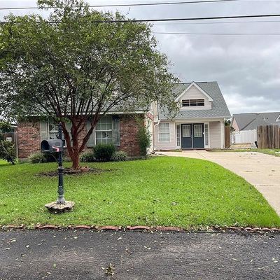 402 Avenue M Avenue, Belle Chasse, LA 70037