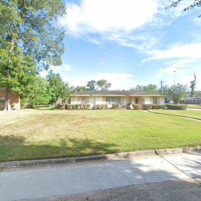 3430 Crestwood Dr, Beaumont, TX 77706