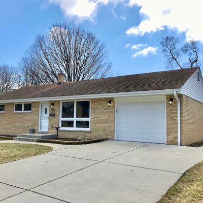 349 Alma Ter, Cary, IL 60013