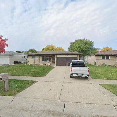 35391 Shell Dr, Sterling Heights, MI 48310