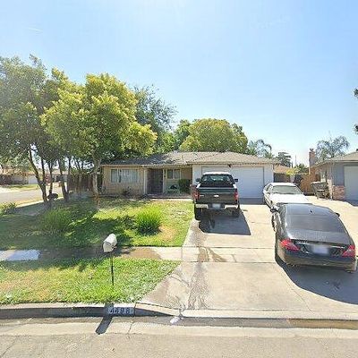 4498 N Pleasant Ave, Fresno, CA 93705