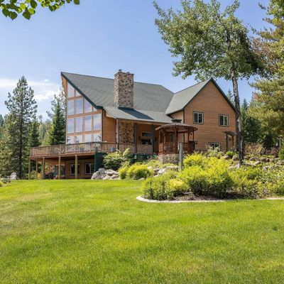 461 Paradise Ln, Pinehurst, ID 83850