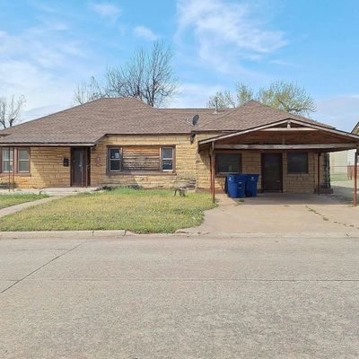 408 N Cherokee St, Hennessey, OK 73742