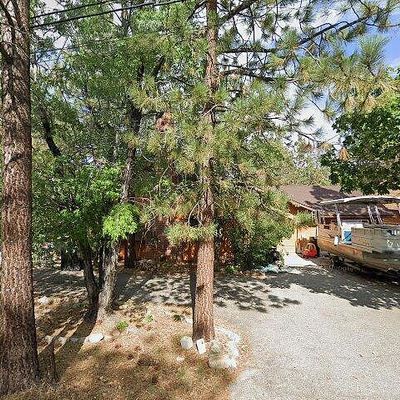 411 Pine Ln, Sugarloaf, CA 92386