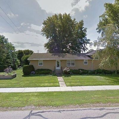 418 N Lewis St, Columbus, WI 53925