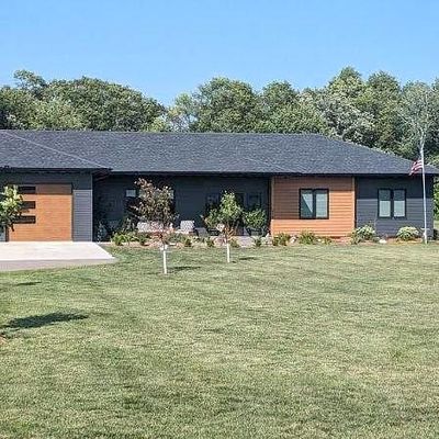 419 Country View Ln, Le Sueur, MN 56058