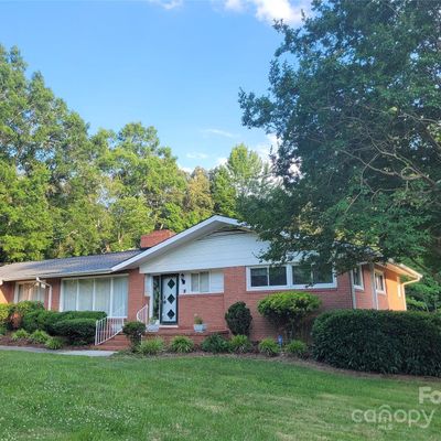 4220 Farlow Dr, Greensboro, NC 27406