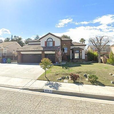 42331 Round Hill Dr, Lancaster, CA 93536