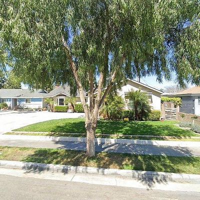 5091 Robinwood Dr, Huntington Beach, CA 92649