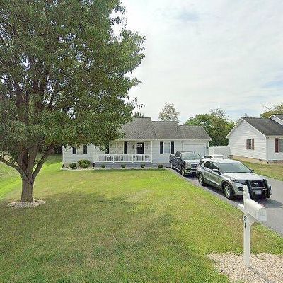 51 Falcon Ln, Weyers Cave, VA 24486