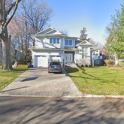 51 Roosevelt St, Cresskill, NJ 07626