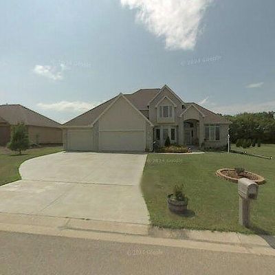 5123 Nw Sterling Chase Dr, Topeka, KS 66618