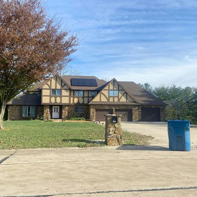 512e Waters Edge Dr, Belleville, IL 62221