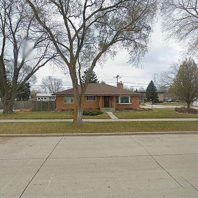 5130 S Nicholson Ave, Cudahy, WI 53110