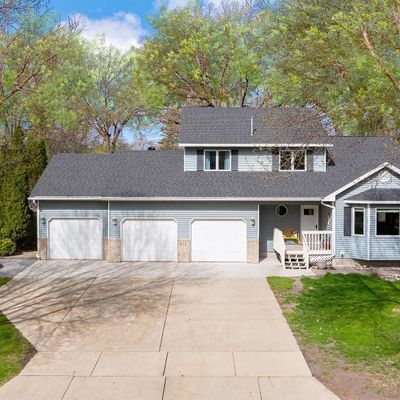 517 Valley Dr, Fergus Falls, MN 56537