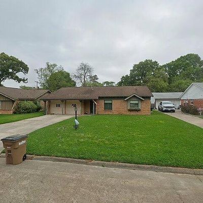 5213 Cottonwood Cir, Dickinson, TX 77539