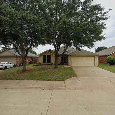 525 Olive St, Crowley, TX 76036