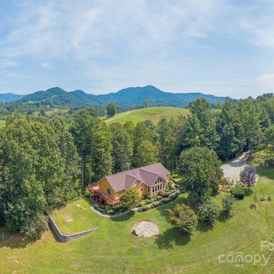 525 Silent Acres Rd, Waynesville, NC 28785