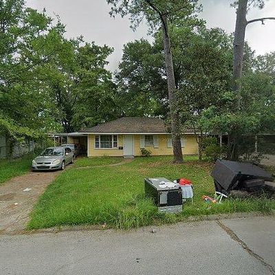 5260 Landry Ln, Beaumont, TX 77708