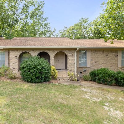 527 Woodcroft Dr, Hixson, TN 37343