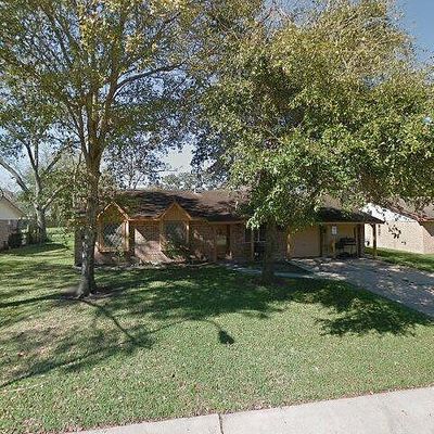 528 Sycamore St, Lake Jackson, TX 77566