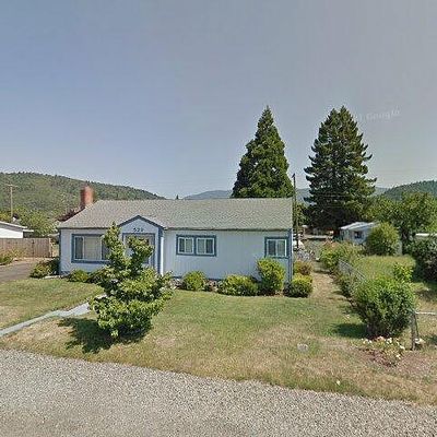 529 E 4 Th Ave, Riddle, OR 97469