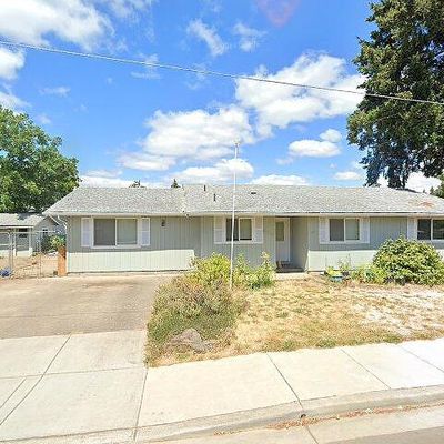 530 Fillmore Ave, Cottage Grove, OR 97424