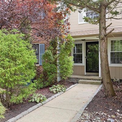 54 Farnwood Rd, Mount Laurel, NJ 08054