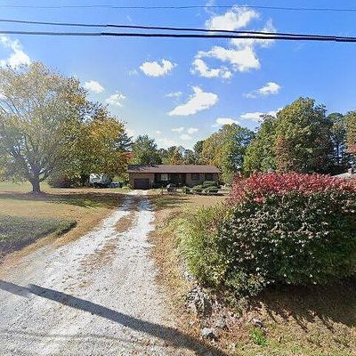 5540 Howard Gap Rd, Flat Rock, NC 28731