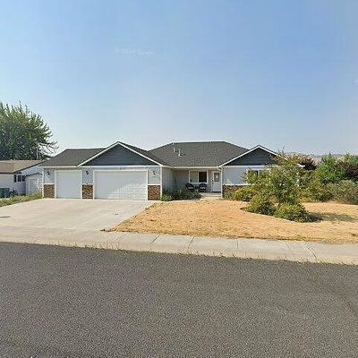 5545 Sturdivant Ave, Klamath Falls, OR 97603