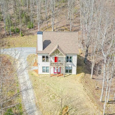 4823 Max Patch Rd, Clyde, NC 28721