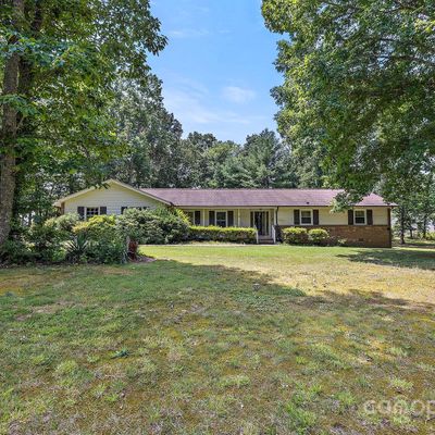 50 Camelot Ln, Taylorsville, NC 28681