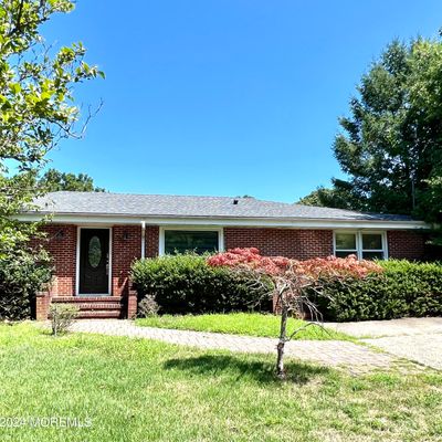 501 Freehold St, Oakhurst, NJ 07755