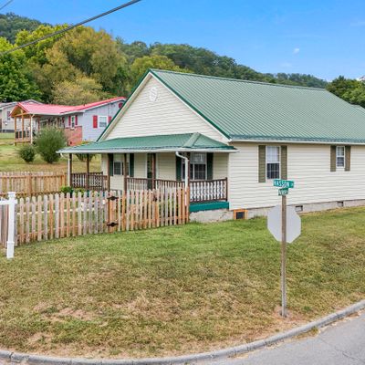 600 N Hasson St, Rogersville, TN 37857