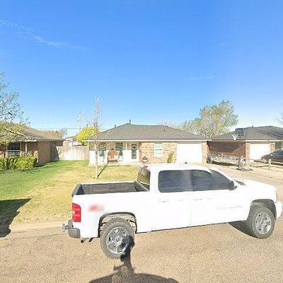 607 Oak Ave, Dumas, TX 79029