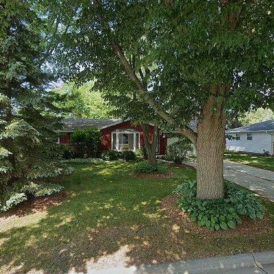 610 Robert Ln, Green Bay, WI 54311