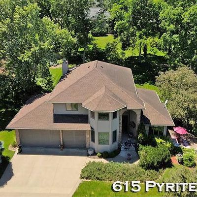 615 Pyrite Rd, Platteville, WI 53818