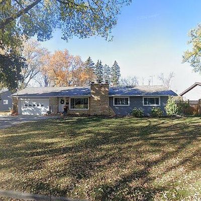 627 W Crescent Ln, Litchfield, MN 55355