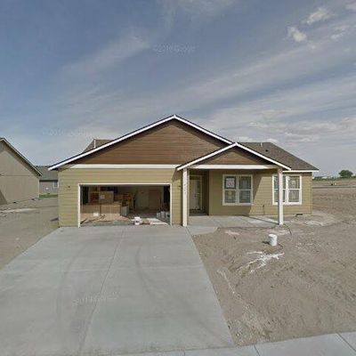 6303 Panther Ln, Pasco, WA 99301