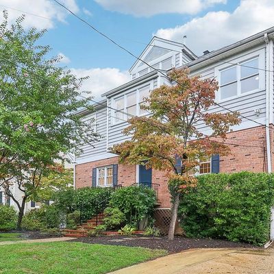 6417 Broad St, Bethesda, MD 20816