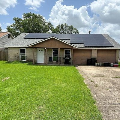 6418 Crestside Dr, Pasadena, TX 77505